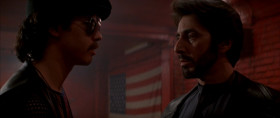 — That's your bathroom there?
— That's the bathroom. Don't work. The toilet's backed up. Sorry, man.
— Don't work?
— No, don't work.
— I can wait another week.
— Come back then, we'll have it fixed for you.