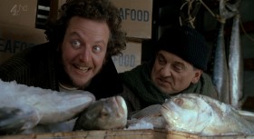 - Smell that?
- Yeah.
- You know what that is?
- Fish!
- lt's freedom!
- No, it's fish!
- lt's freedom, and it's money!
- Okay, okay. lt's freedom.
- Come on, let's get out of here before somebody sees us!
- And it's fish.
