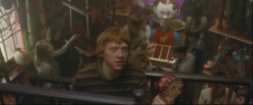 - How much is this?
- Five Galleons.
- How much for me?
- Five Galleons.
- I'm your brother!
- Ten Galleons.