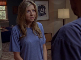 - I'm dating an idiot.
- Yeah, but you knew what you were getting into.