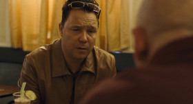 - How many kids have you got?
- I don't know. Three.
- There's a lot you don't know, you fucking jaffa.