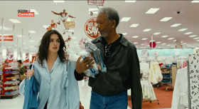 - Is there anyone you don't talk to?
- Why? I engage people. I'm a connector. Human interaction, it's the spice of life. Pardon me, Tracey?
- Mm... Yes.
- That's my daughter's name. Imagine that. Same name as my daughter.