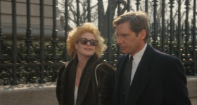 - Well, it's not exactly lunch, but there will be food there.
- What's the story, Tess?
- It's his daughter's wedding.
- That's the meeting?
- It's perfect. He's happy, he's had a little champagne. We look for an opening. Trust me.
- What are we supposed to do? Jump out of the wedding cake?