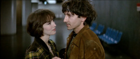 - Who's the chick?
- Cinderella.
- Well, your Cinderella's got a pistol this big in her bag.
- It's her magic wand.