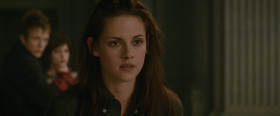 - Kill me! Not him.
- How extraordinary.You would give up your life for someone like us. A vampire. A soulles monster.
- You don't know a thing about his soul.