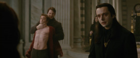 - Kill me! Not him.
- How extraordinary.You would give up your life for someone like us. A vampire. A soulles monster.
- You don't know a thing about his soul.