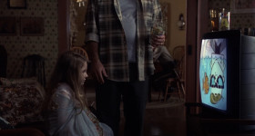 - You take a glass of water, and you finish it. Now, what's wrong with this one?
- It has dust in it.
- This one?
- A hair.
- This one?
- Morgan took a sip, and it has his amebas in it. 