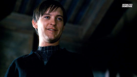 - Gonna kill me like you killed my father?
- I'm done trying to convince you.
- You took him from me. He loved me.
- No. He despised you. You were an embarrassment to him. Look at little Goblin Junior. Gonna cry?