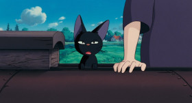 - Jiji, you'νe gotta come see the ocean. I don't belieνe it! It's huge!
- It's only a puddle to me.