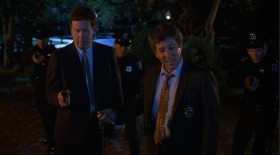- You're under arrest.
- It wasn't me. It was the one-armed man.