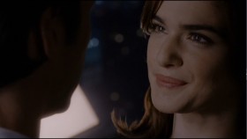- I have something for you.
- Something tells me you're not a flowers kind of guy.