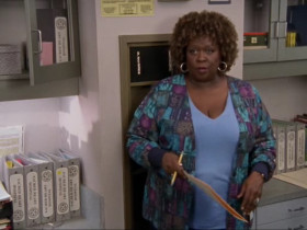 - Laverne, what would you give me if I get this jellybean in your cleavage?
- A concussion.