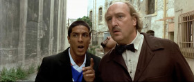 - Émilien? Émilien!
- The way I know him, he's probably near the garbage.