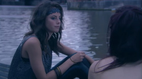 - So what's it like?
- What's what like?
- Love.
- Great. It's really lovely.
- That sounded convincing.
- It's fine. Nothing's ever perfect, you know?
- I thought it could be. I wanted the perfect boyfriend, perfect marriage, perfect everything.
- What's changed?
- Me.