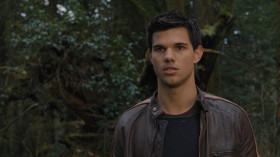 - There's something you need to see first.
- I need to see Bella.
- Look, In order for Bella to get better, she had to change.
- What do you mean, "change"?
- Here goes nothing.
- What the hell are you doing?
- You don't live in the world you think you do.
- Jacob, put your clothes on.
- Now, this may seem strange. Really strange. But stranger things happen every day.