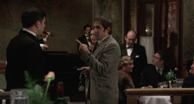 - Send bill to my account at the hotel!
- Earl?
- Account, with "L" at the end! Who said Earl? This doesn't end here, we do accounts, you can count on it!