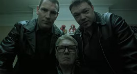 - Do you know these tits, Errol?
- I know a lot of tits, but I don't know any as fucking stupid as these two.
