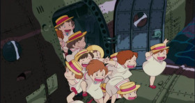 - We crashed! We're going to sink!
- No, we won't! This is a seaplane!
- We're sinking!
- Hey! Stop that! Halt! You're hostages!
- Don't worry! We're all on the swim team.