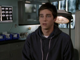- Son, have you used drugs in the last 48 hours?
- Oh, no, sir. Never use drugs.
- Because this shot you're about to get could kill you - if mixed with narcotics.
- Oh, drugs. Yes, sir, all the time.