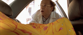 - But you're giving birth here!
- What did you think? I ain't knitting!