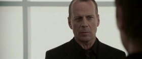- I didn't think you'd understand.
- I'd have understood.
- How'd you find out about us?
- I'm a world-class assassin, fuckhead.