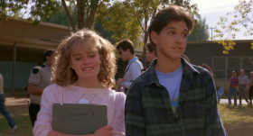 - I don't believe you.
- What can I do, moan and groan?
- Anybody else would.
- Who'd listen anyway?