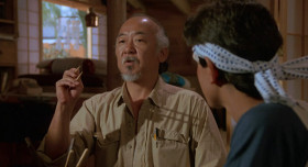- Wouldn't a fly swatter be easier?
- Man who catch fly with chopsticks, accomplish anything.
- Did you ever catch one?
- Not yet.