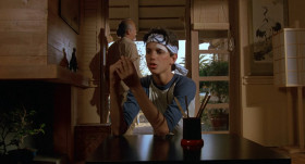 - Hey, Mr. Miyagi, look!
- You, beginner luck.
