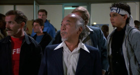 - Why does he act like that?
- That guy just doesn't know what karate's all about.
- Well, maybe he should learn.