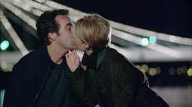 - I kissed you.
- Yeah, yeah, I spotted that too. You weren't gonna do that.
- Um, hmm... would you mind, um... just putting that down to a momentary lapse of, um, concentration?