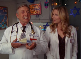 - Oh, my God, is that a smile?
- Well, it's like the last year, when the safety brake failed on Enid's wheelchair, and she started rolling toward our pool, I told myself: «Bob, it's already too late to stop it so you might as well sit back and enjoy it».